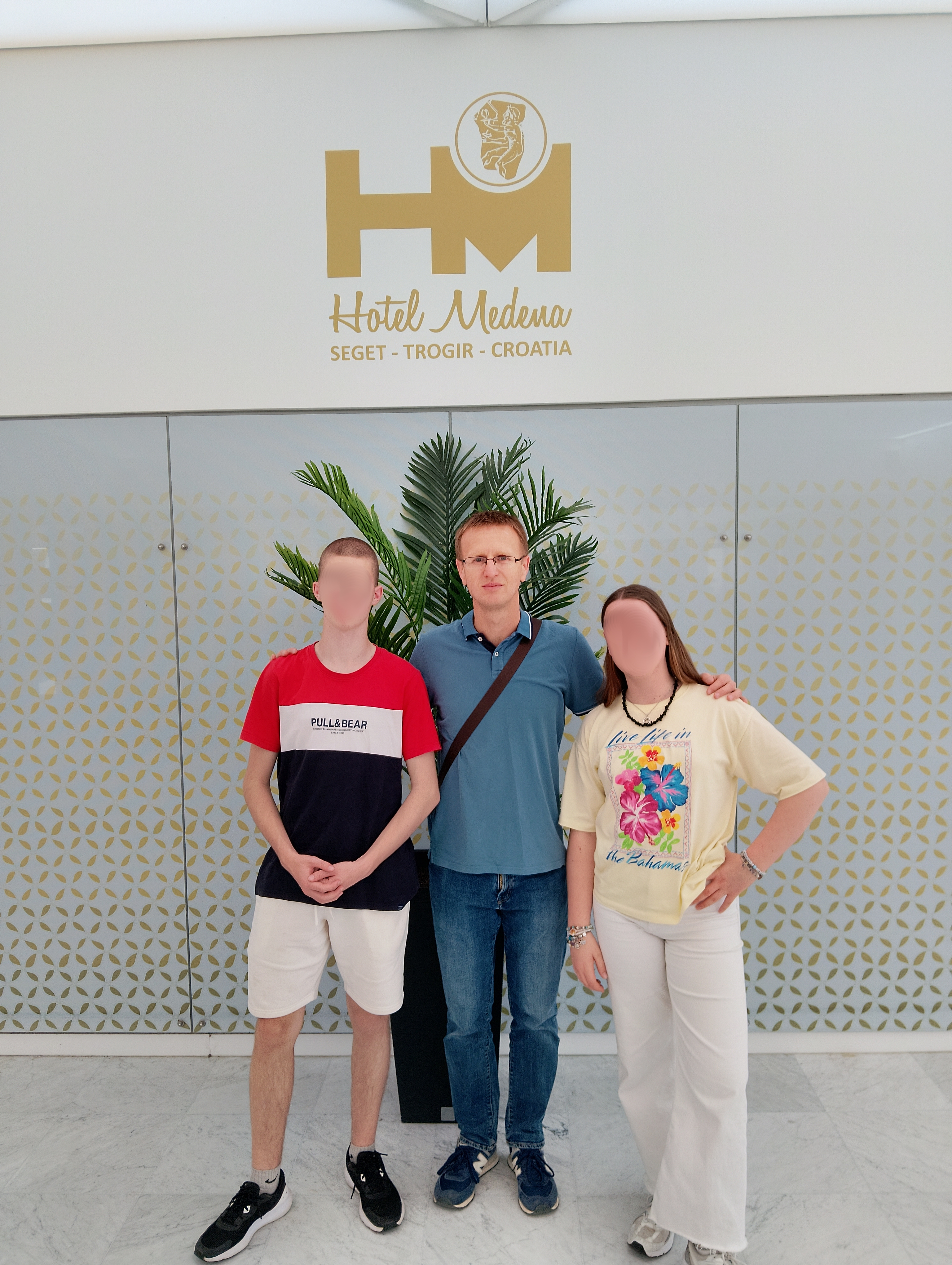 Mentor i učenici na državnom natjecanju iz automatike - Hotel Medena, Seget donji